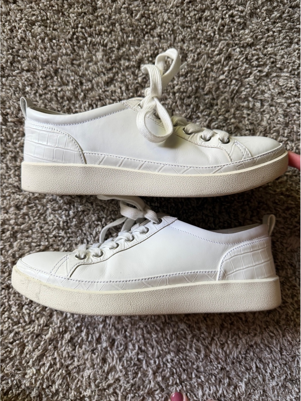 Vioionic Winny Sneakers - Picture 2 of 9